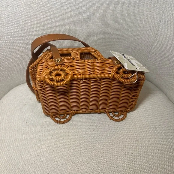 Super duper cute AF Tommy Bahama Woven Basket Car  Handbag. 🚗 - Picture 6 of 9